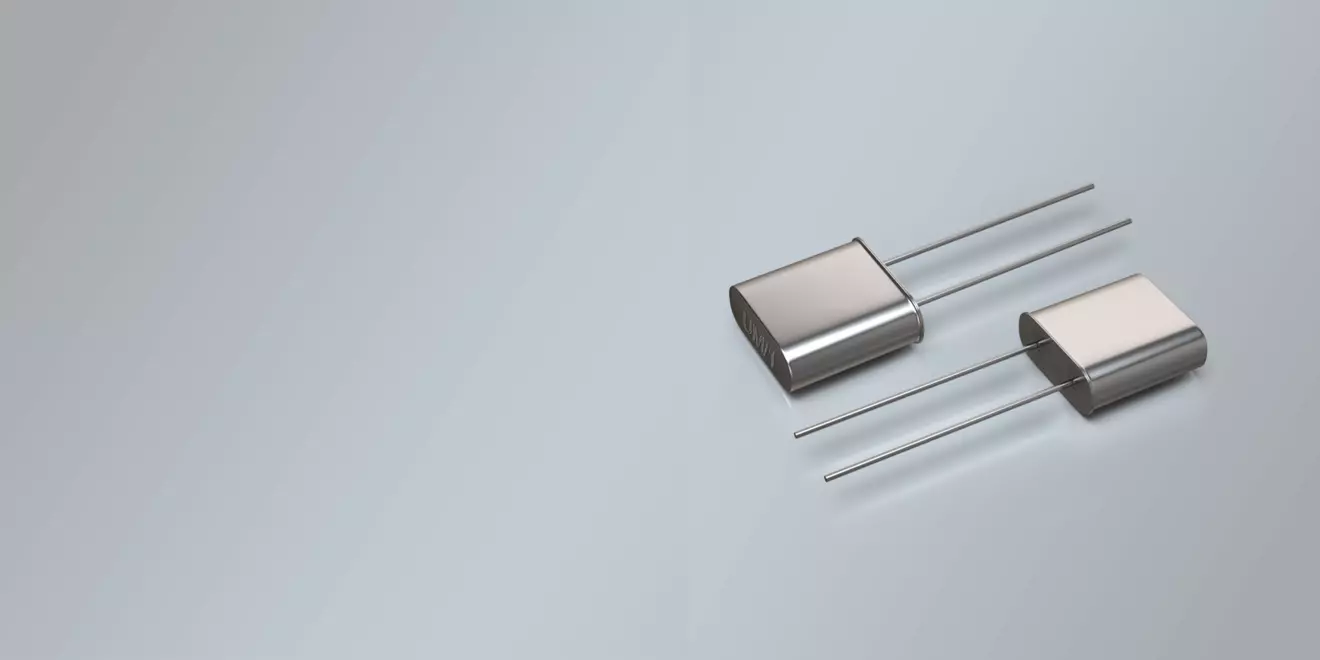 THT QUARTZ CRYSTAL UM1 8.0 x 3.1 mm 6.00 - 200.0 MHz